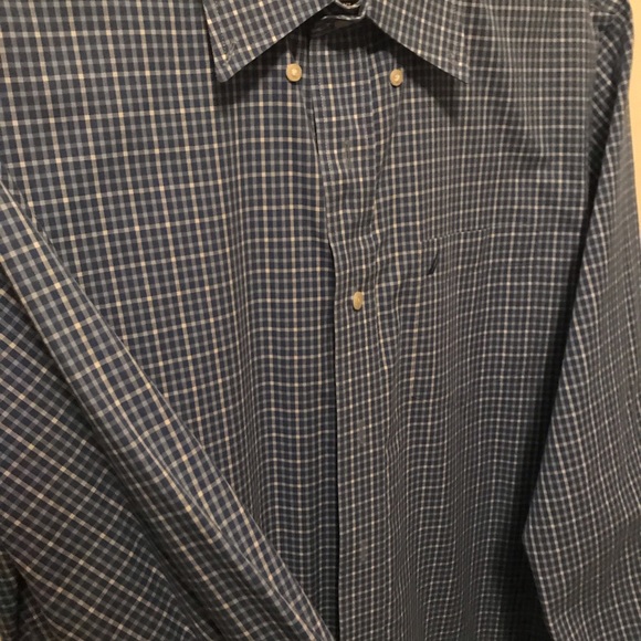Nautica button down shirt. Medium. - Picture 3 of 5